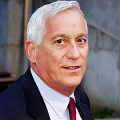 Walter Isaacson height profile photo