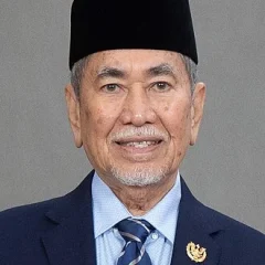 Wan Junaidi Tuanku Jaafar height profile photo