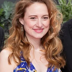 Wanda Perdelwitz height profile photo