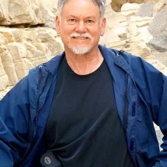 Warren Farrell height profile photo