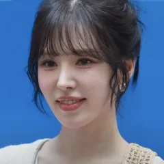 Wendy (singer) height profile photo