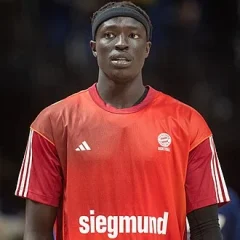 Wenyen Gabriel height profile photo