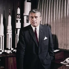 Wernher von Braun height profile photo