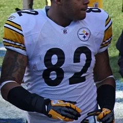 Weslye Saunders height profile photo