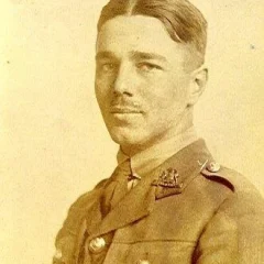 Wilfred Owen height profile photo