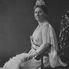 Wilhelmina of the Netherlands height profile photo
