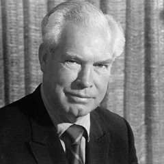William Hanna height profile photo