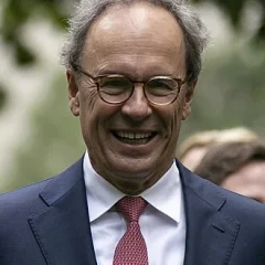William J. Hochul Jr. height profile photo