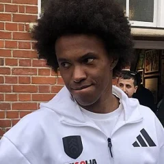 Willian (footballer, born 1988) height profile photo