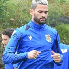 Willian José height profile photo