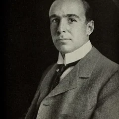 Winston Churchill (novelist) height profile photo