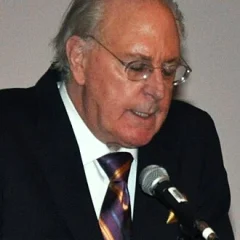 Winston Groom height profile photo
