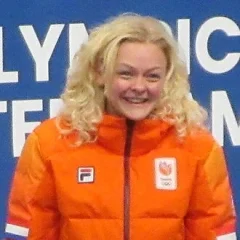 Xandra Velzeboer height profile photo