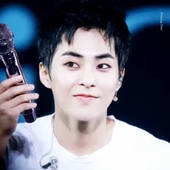 Xiumin height profile photo