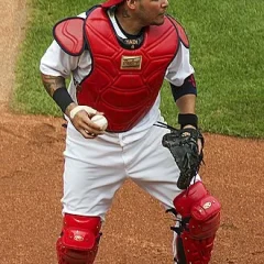 Yadier Molina height profile photo