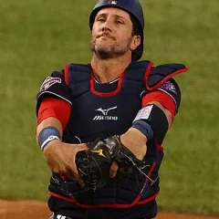 Yan Gomes height profile photo