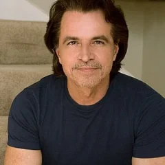 Yanni height profile photo