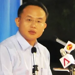 Yaw Shin Leong height profile photo