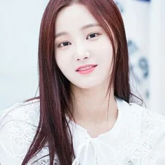 Yeonwoo height profile photo