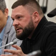 Yevgeny Poddubny height profile photo