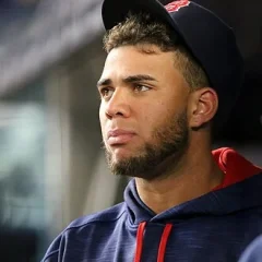 Yoán Moncada height profile photo