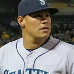 Yoervis Medina height profile photo