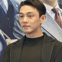 Yoo Ah-in height profile photo