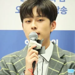 Yoo Seon-ho height profile photo