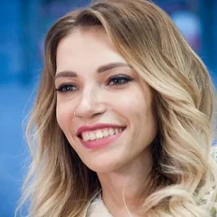 Yuliya Samoylova (singer) height profile photo