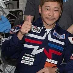 Yusaku Maezawa height profile photo