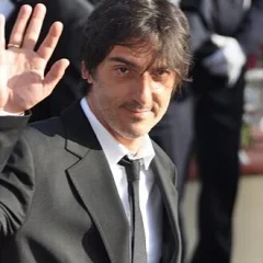 Yvan Attal height profile photo