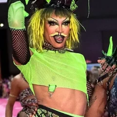 Yvie Oddly height profile photo