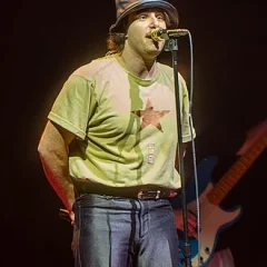 Zac Farro height profile photo