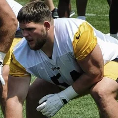 Zach Frazier height profile photo