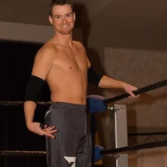 Zach Gowen height profile photo