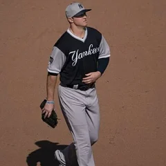 Zack Britton height profile photo