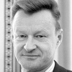 Zbigniew Brzezinski height profile photo