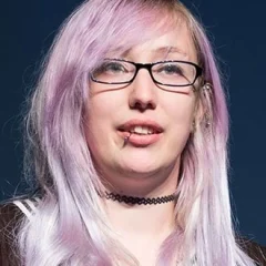 Zoë Quinn height profile photo