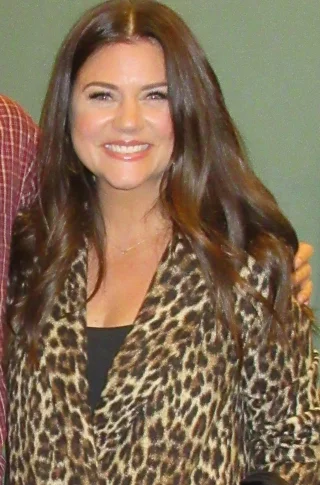 Tiffani Thiessen height profile photo