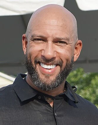 Tim Howard height profile photo