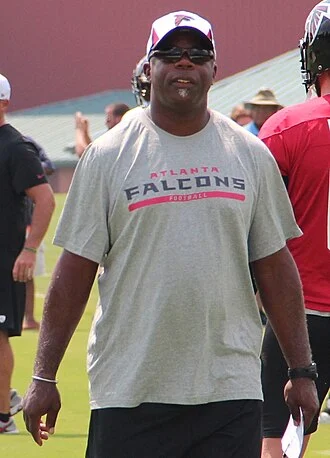 Tim Lewis height profile photo