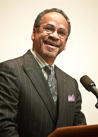 Tim Reid height profile photo