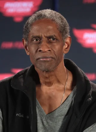 Tim Russ height profile photo