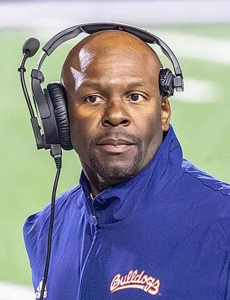 Tim Skipper (American football) height profile photo