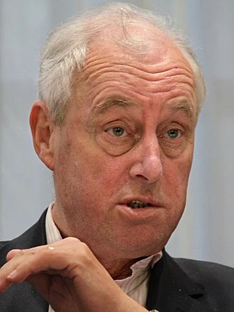 Tim Yeo height profile photo