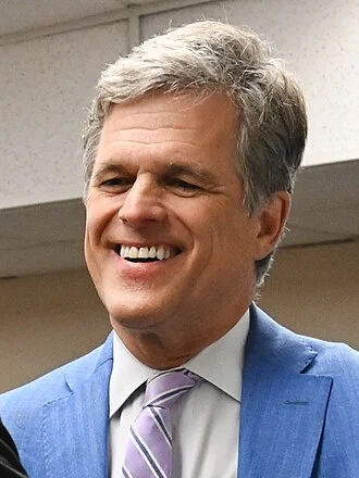 Timothy Shriver height profile photo
