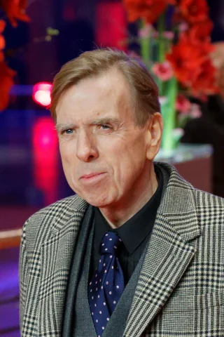 Timothy Spall height profile photo