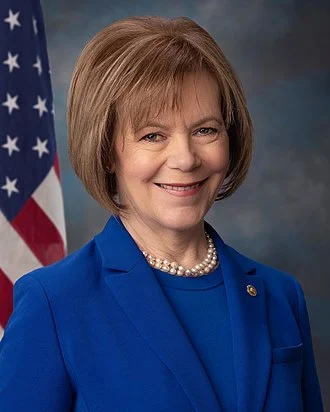 Tina Smith height profile photo
