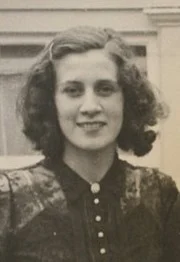 Tina Strobos height profile photo