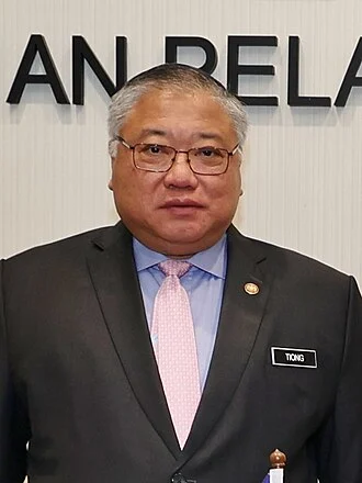 Tiong King Sing height profile photo